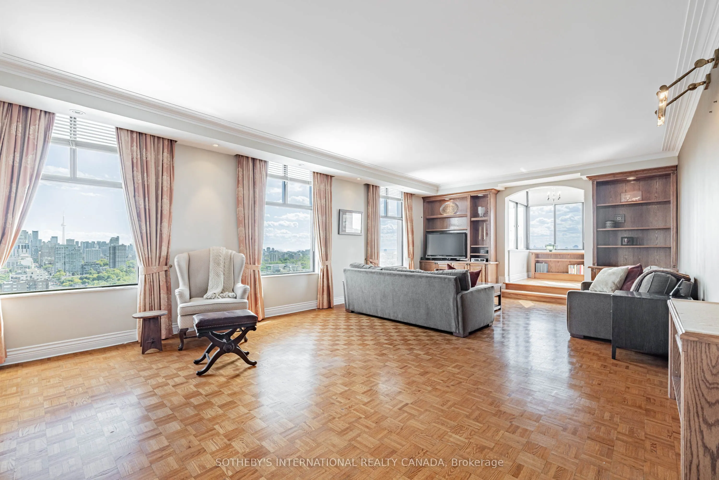 423 Avenue Road #13