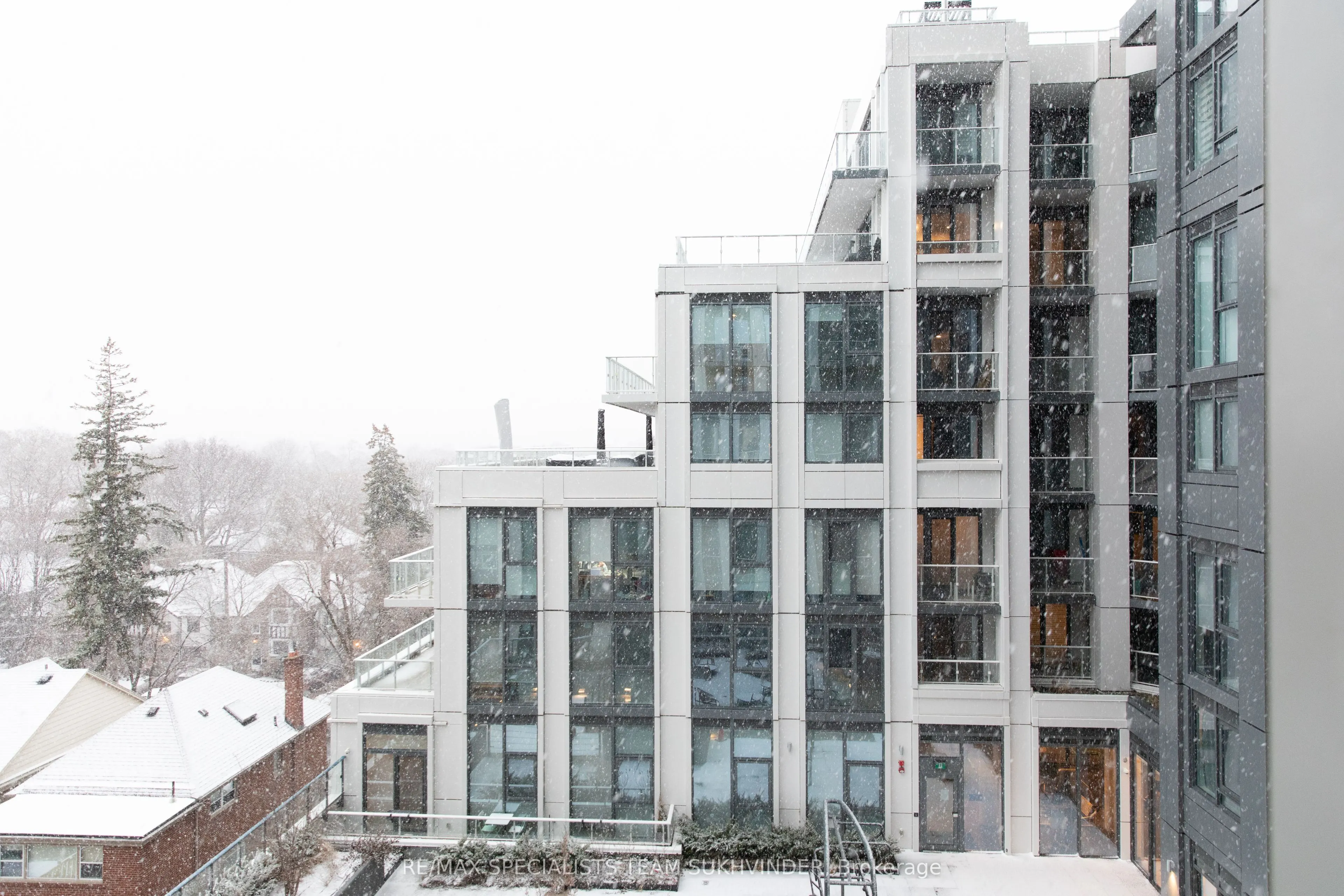 2020 Bathurst Street #637