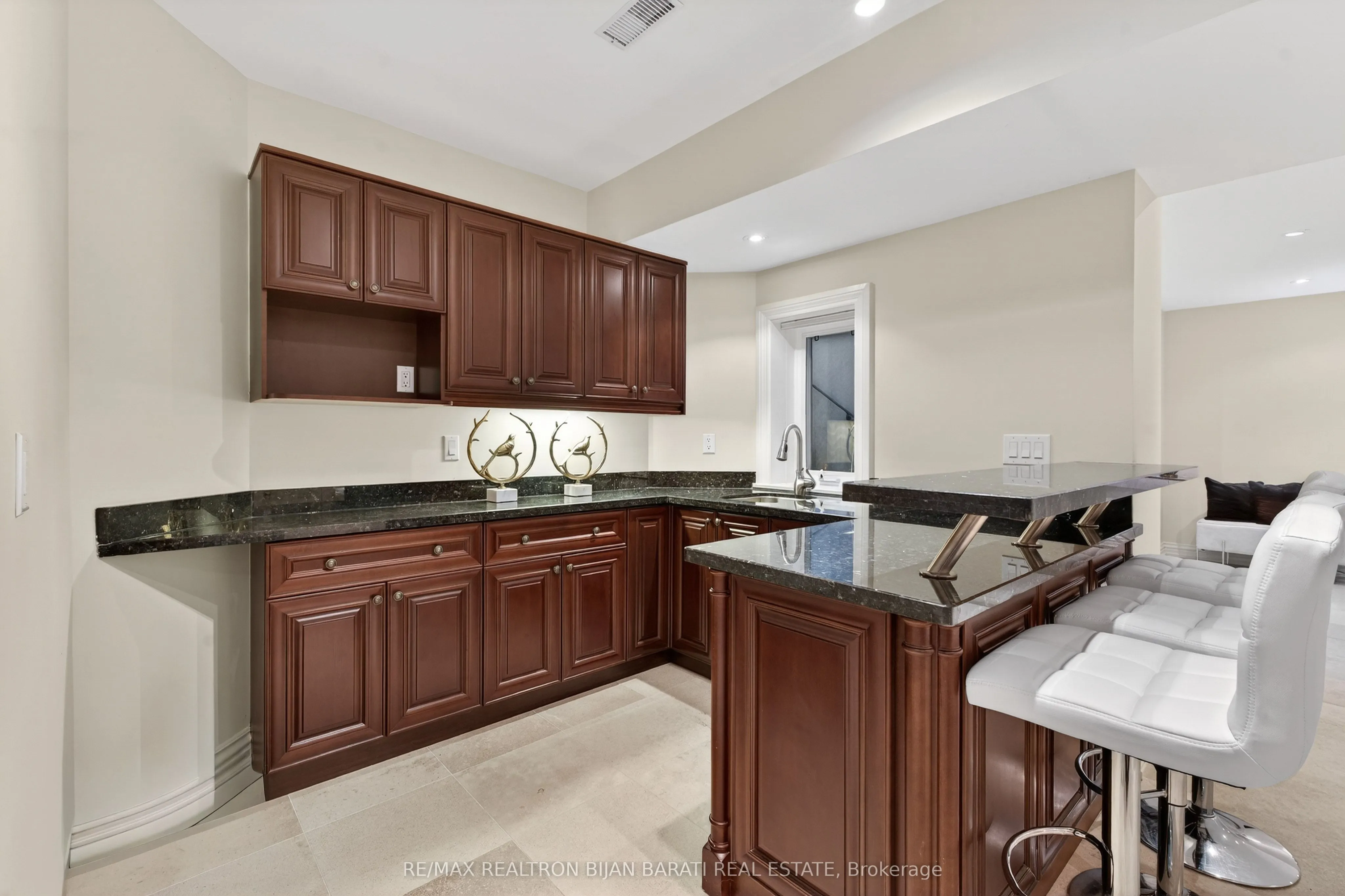 274 Greenfield Avenue
