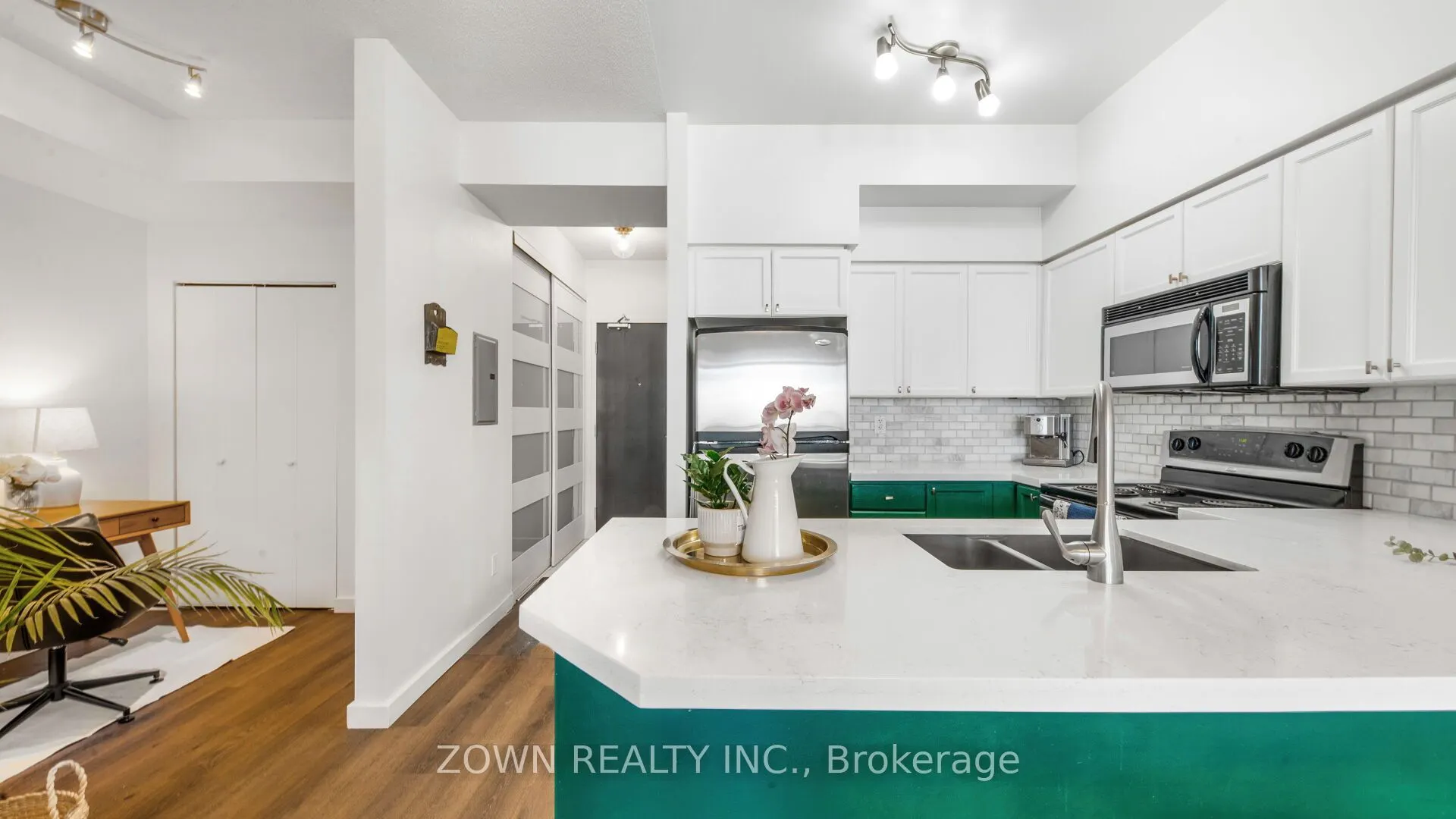 231 Fort York Boulevard #220