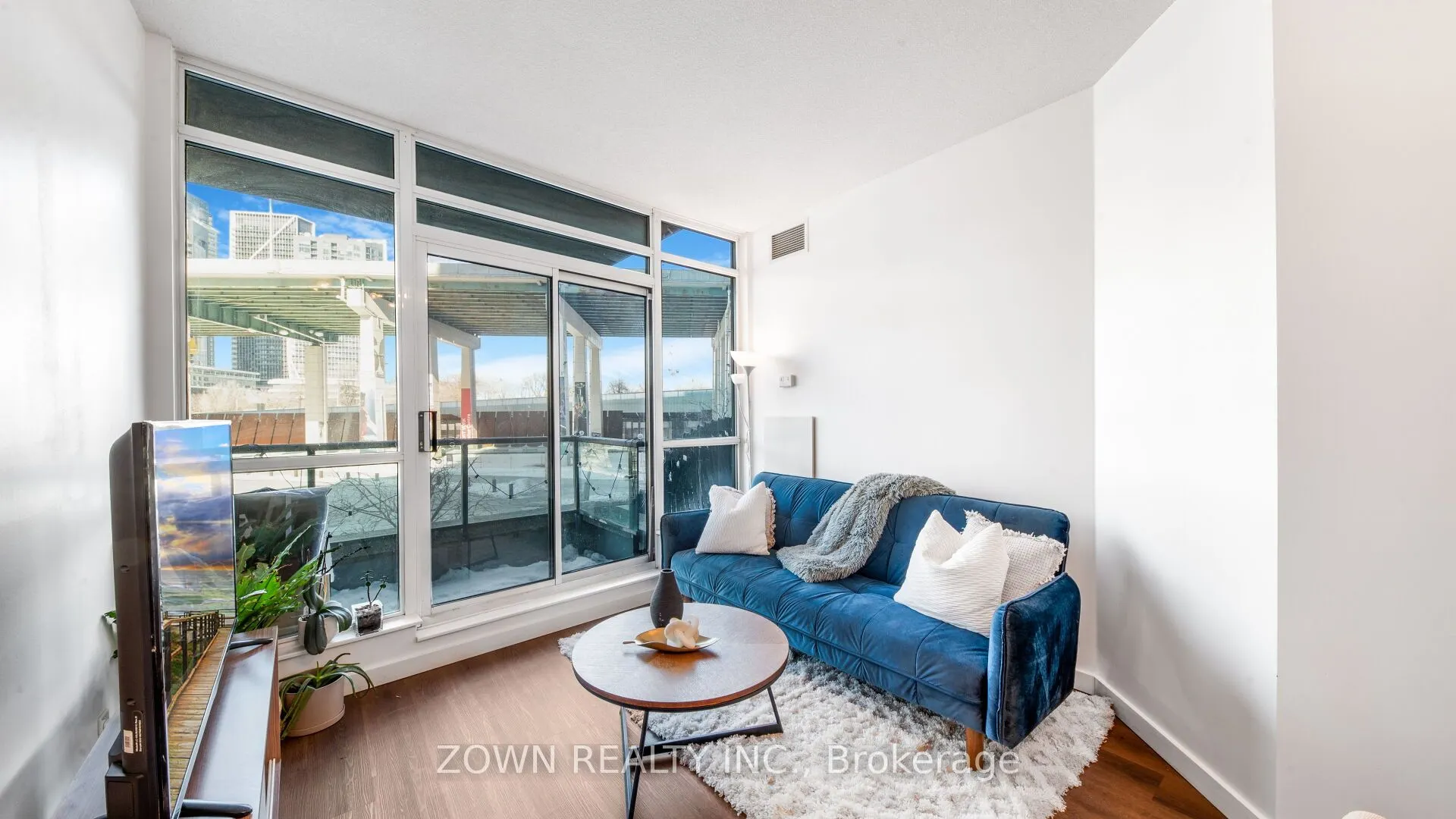 231 Fort York Boulevard #220