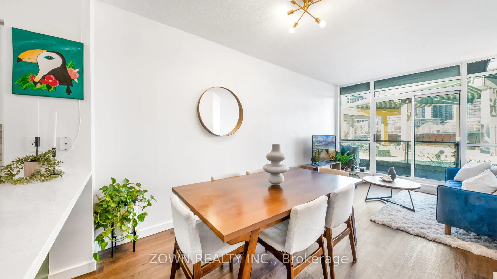 231 Fort York Boulevard #220