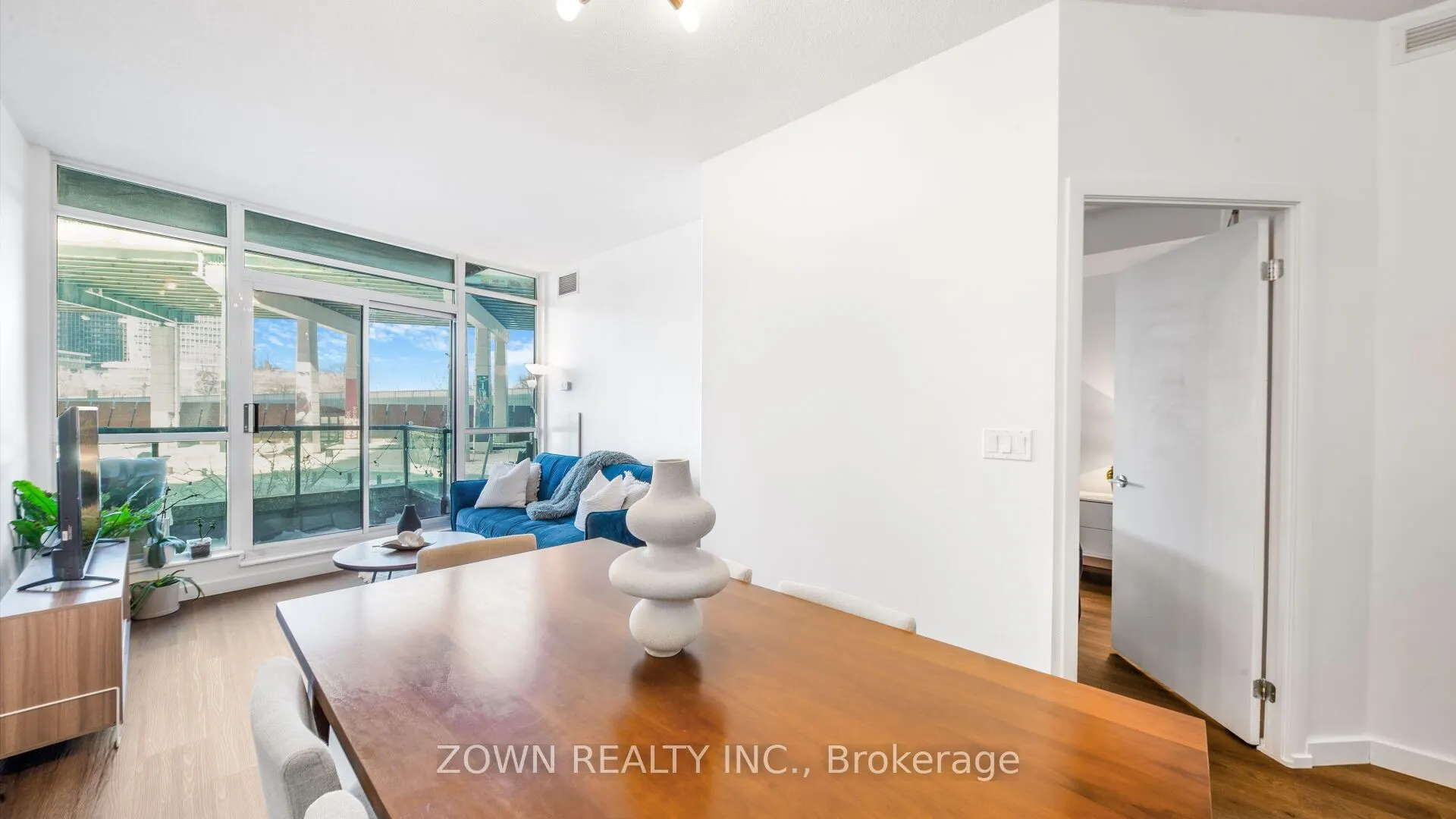231 Fort York Boulevard #220