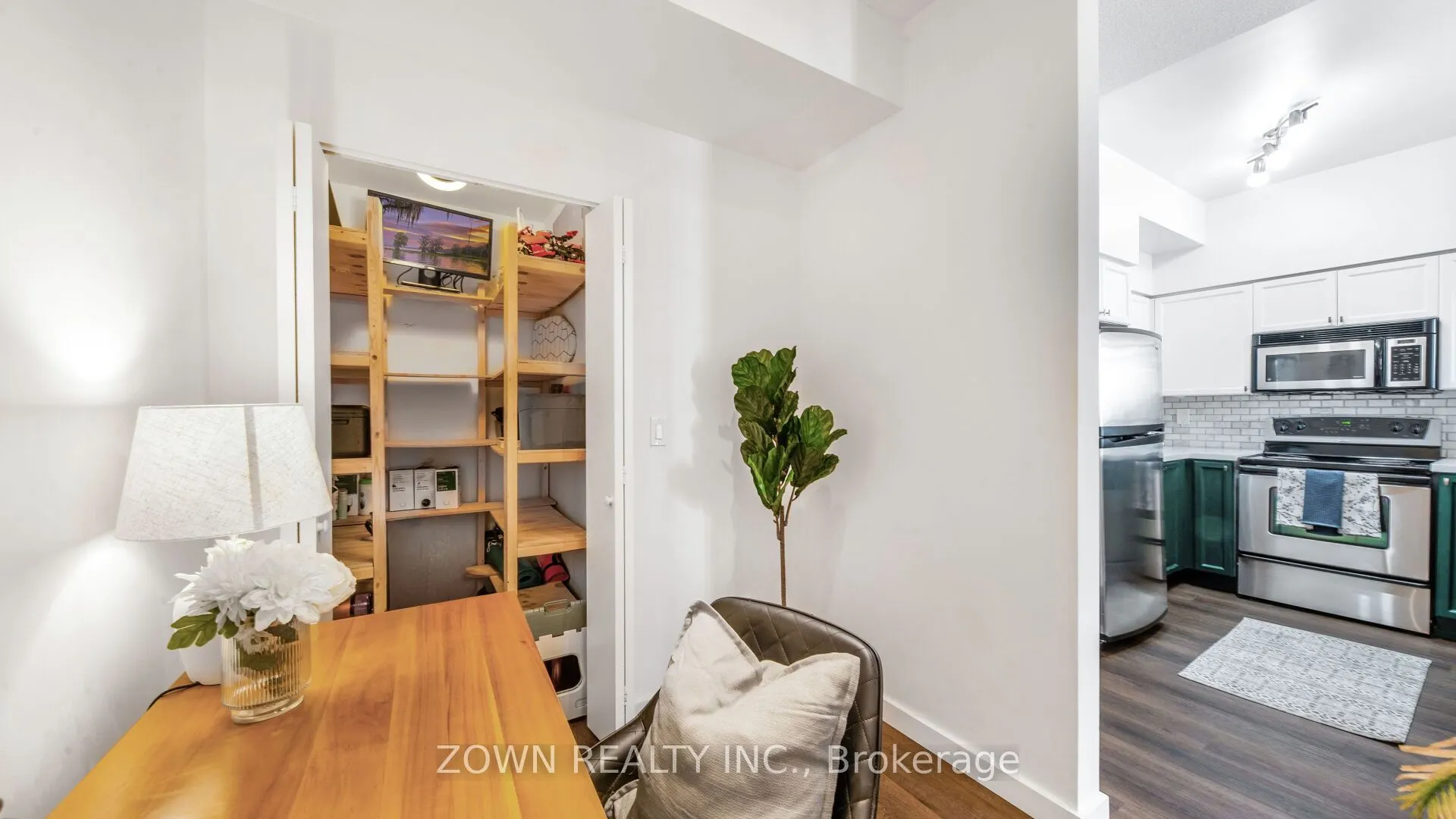 231 Fort York Boulevard #220