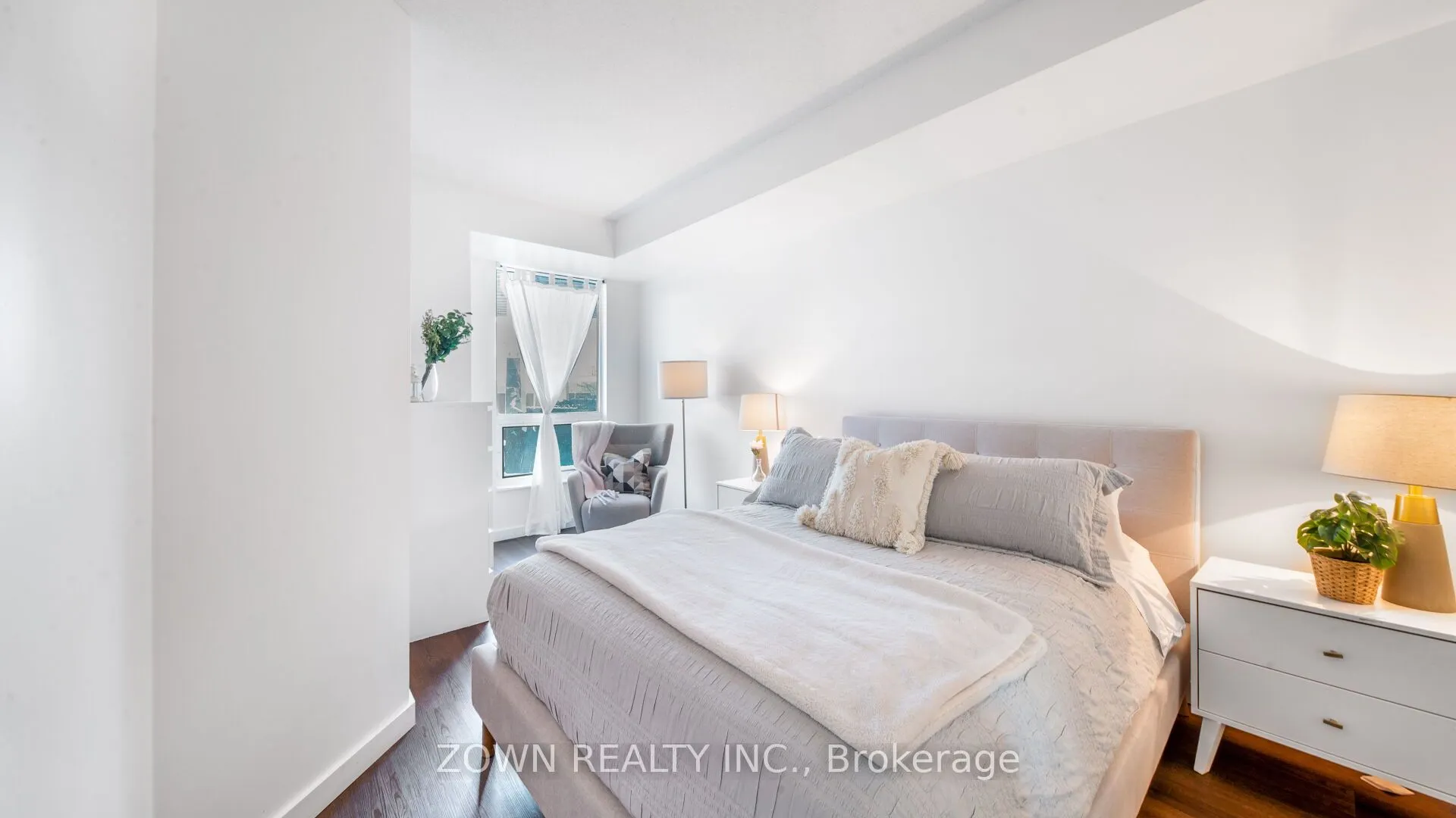 231 Fort York Boulevard #220
