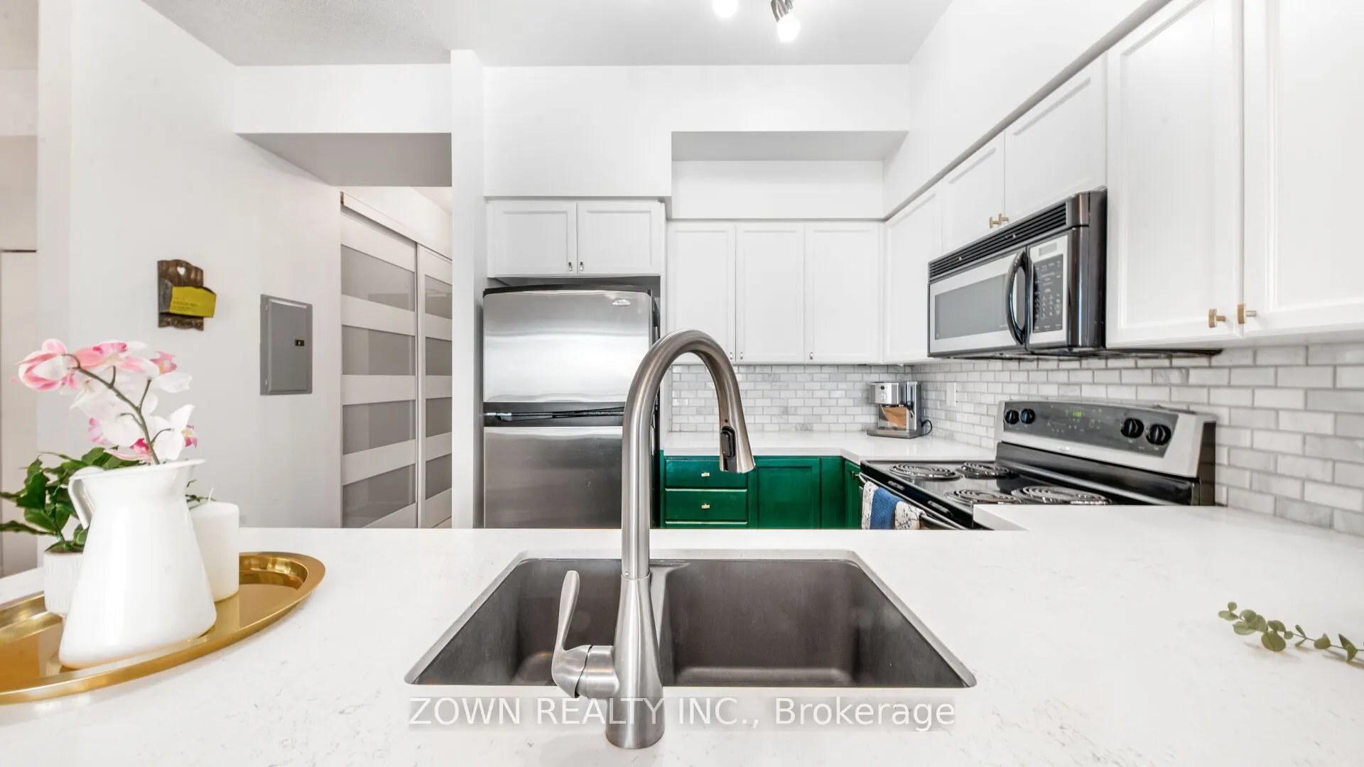 231 Fort York Boulevard #220