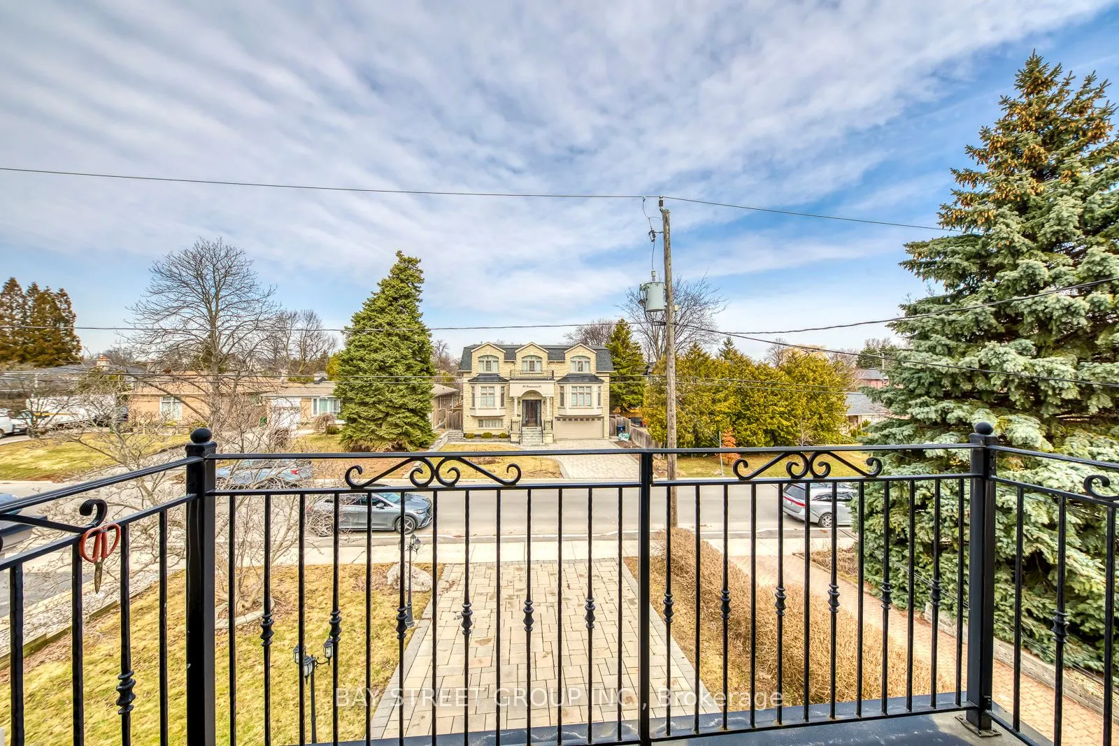 39 Foxwarren Drive