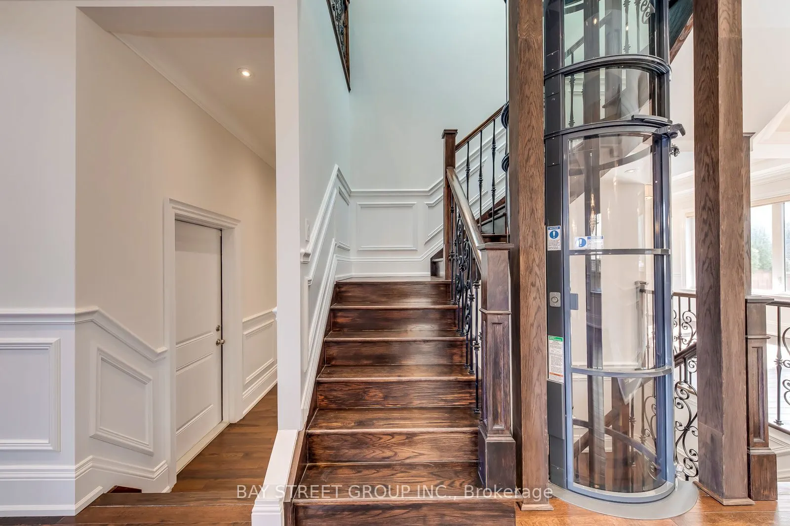39 Foxwarren Drive