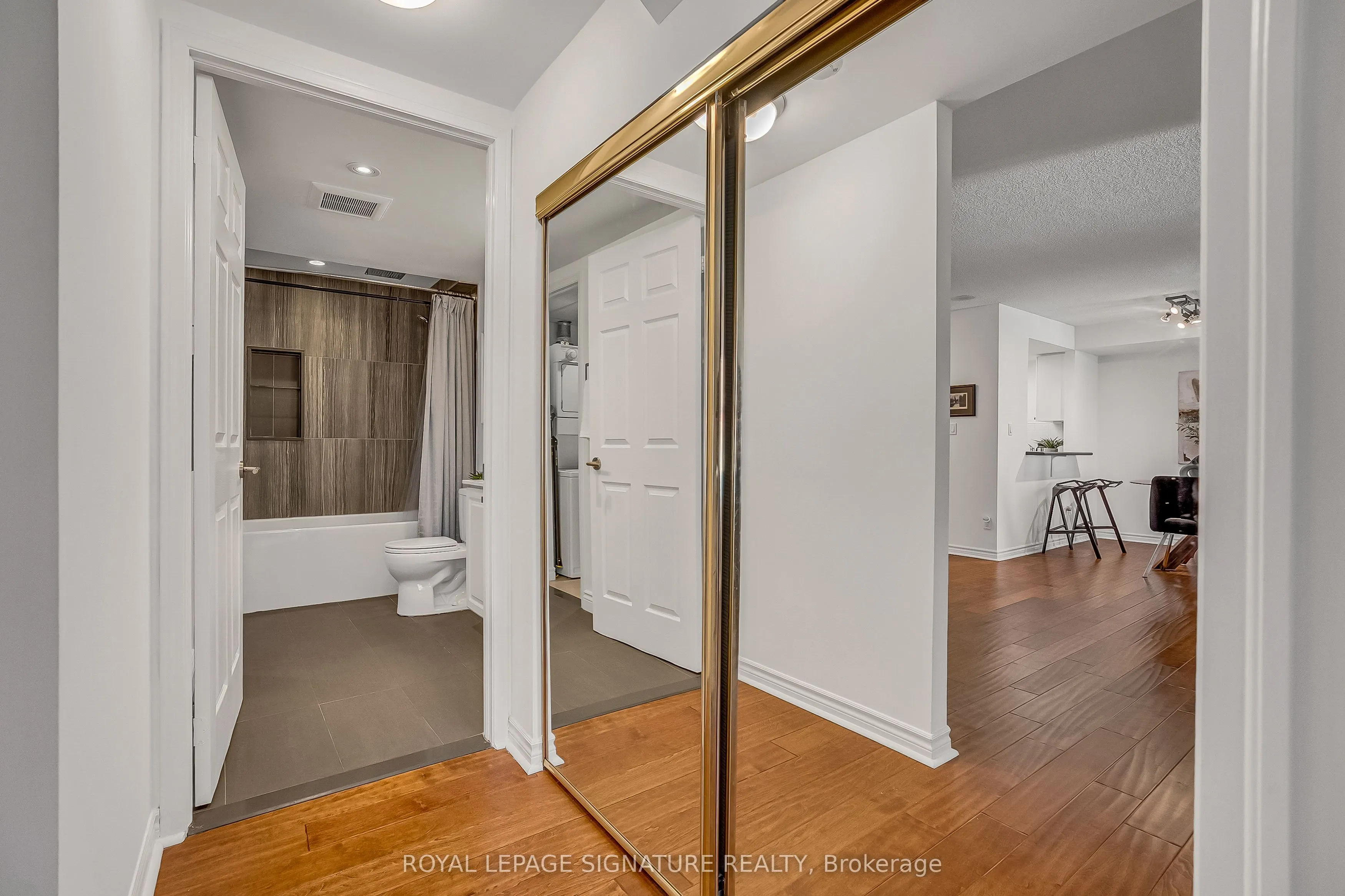 18 Concorde Place #411
