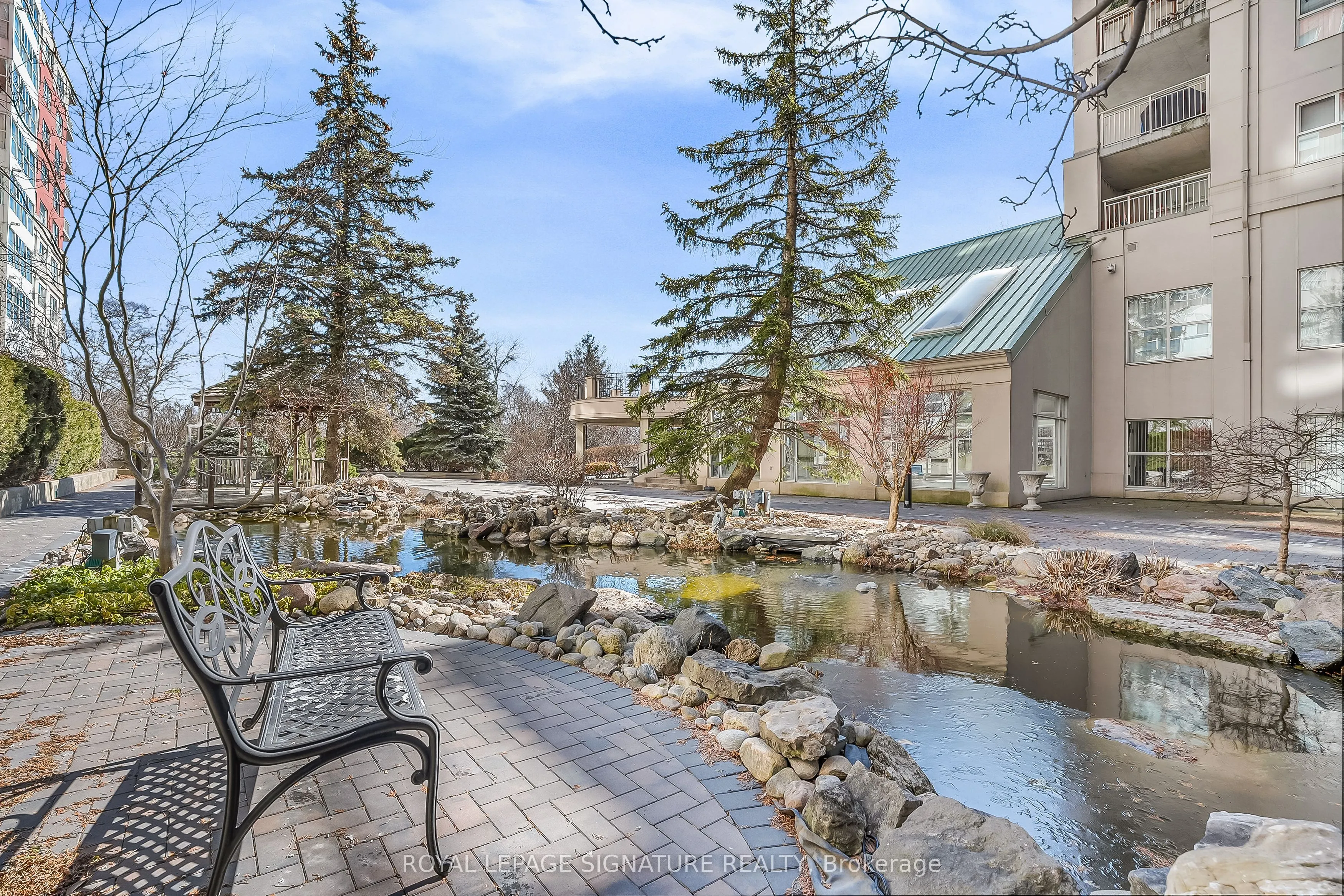 18 Concorde Place #411