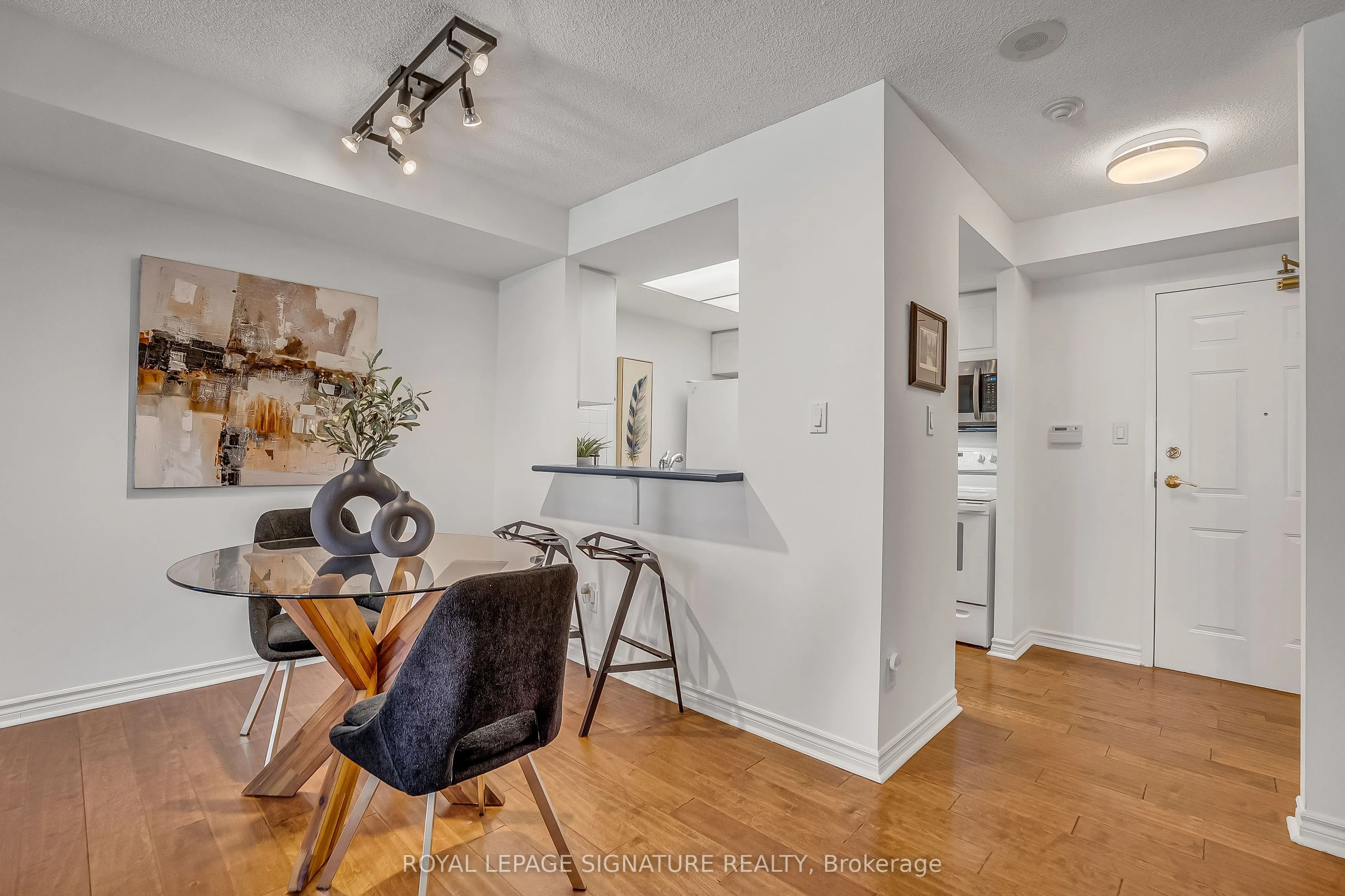 18 Concorde Place #411