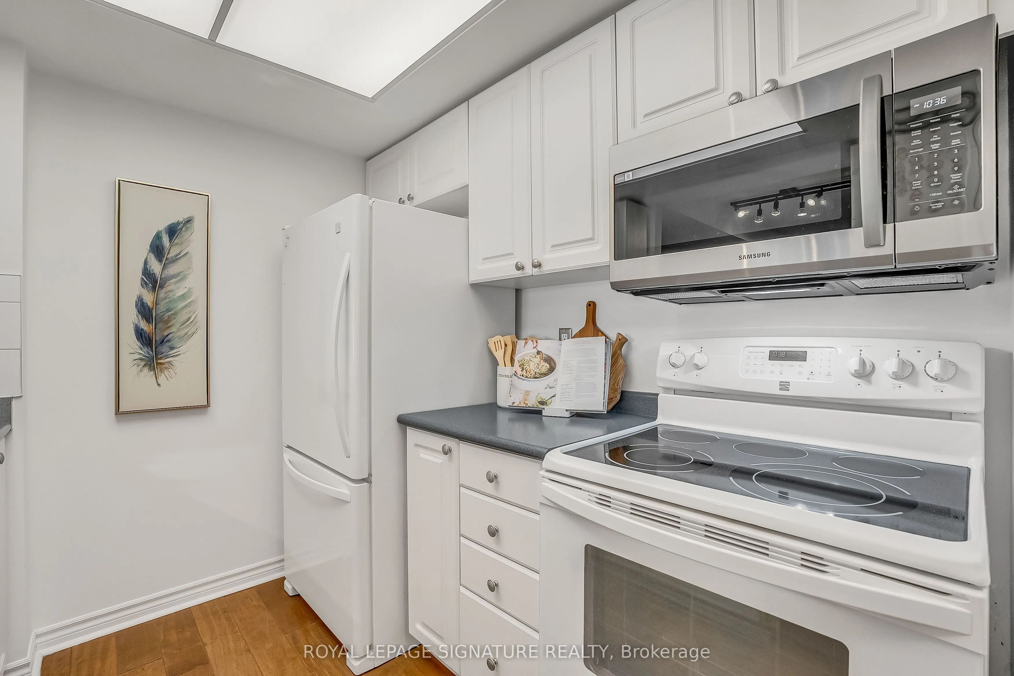 18 Concorde Place #411