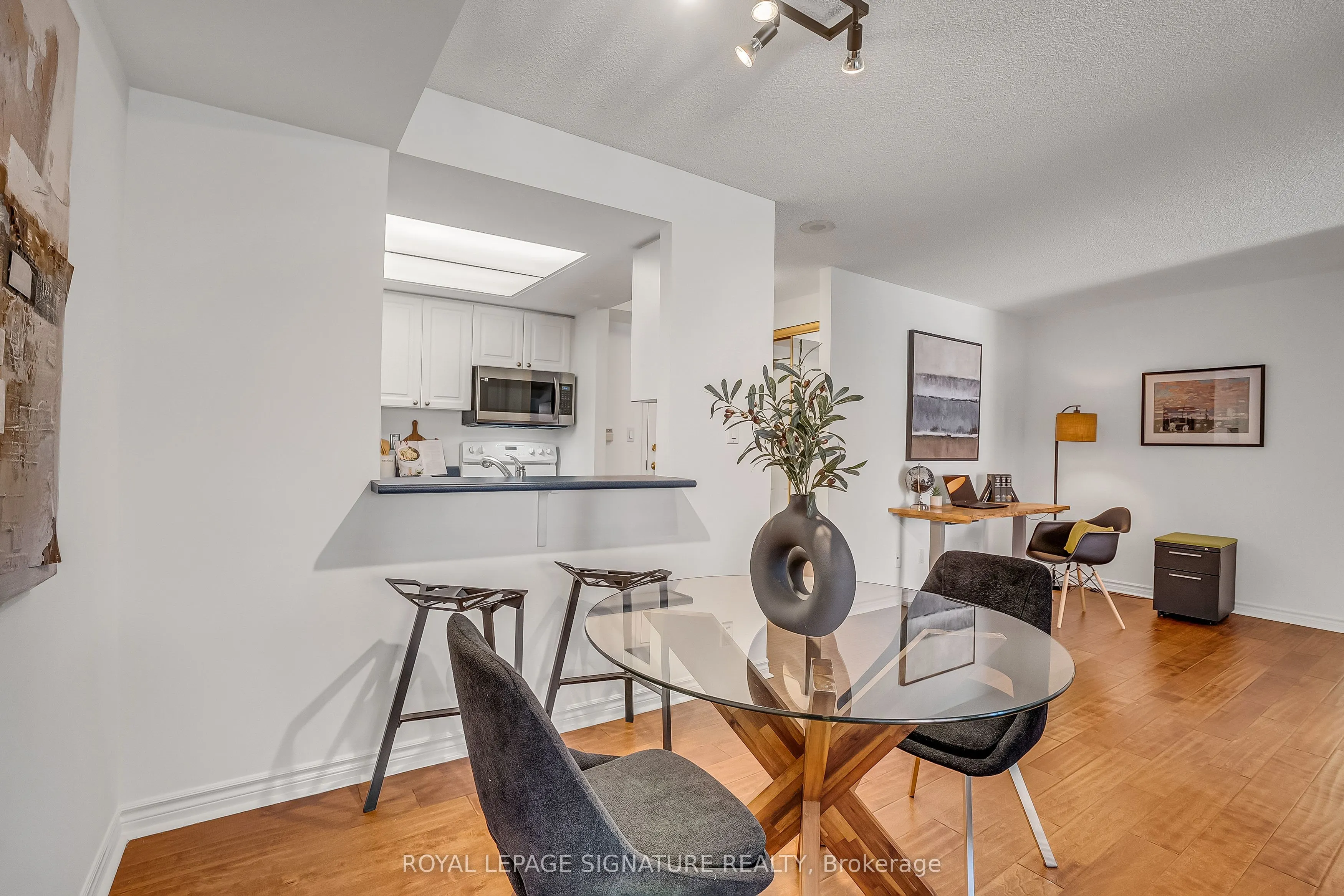 18 Concorde Place #411