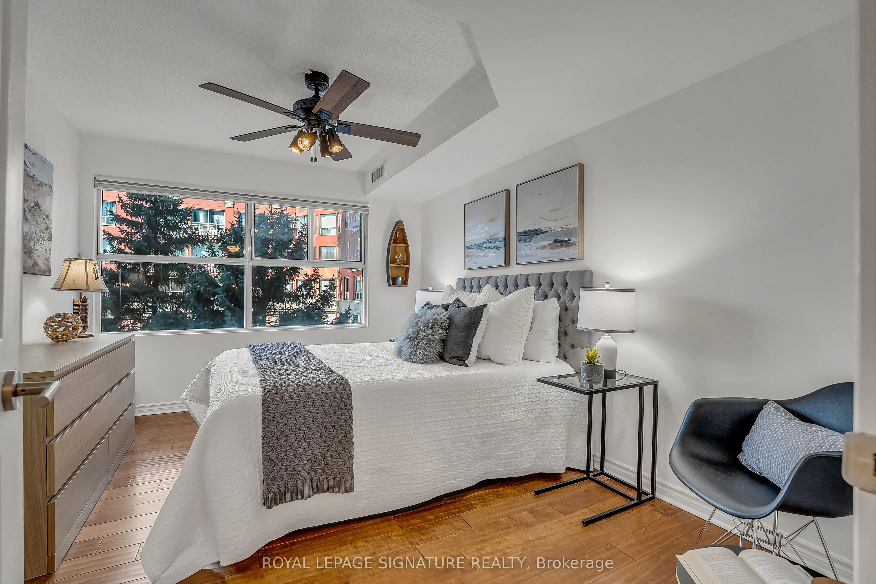 18 Concorde Place #411