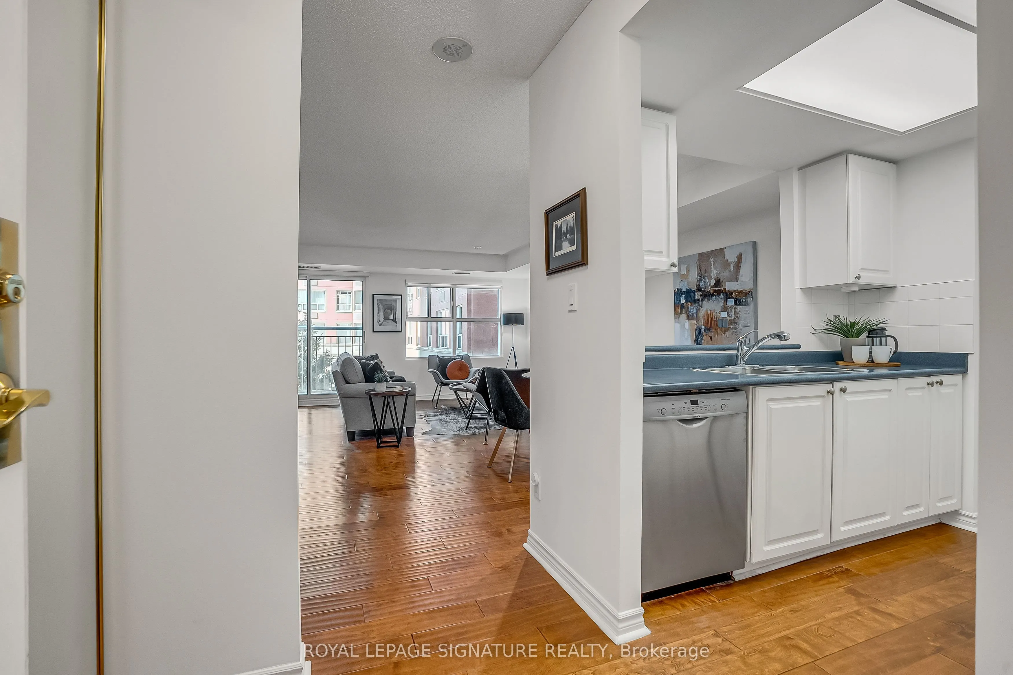 18 Concorde Place #411