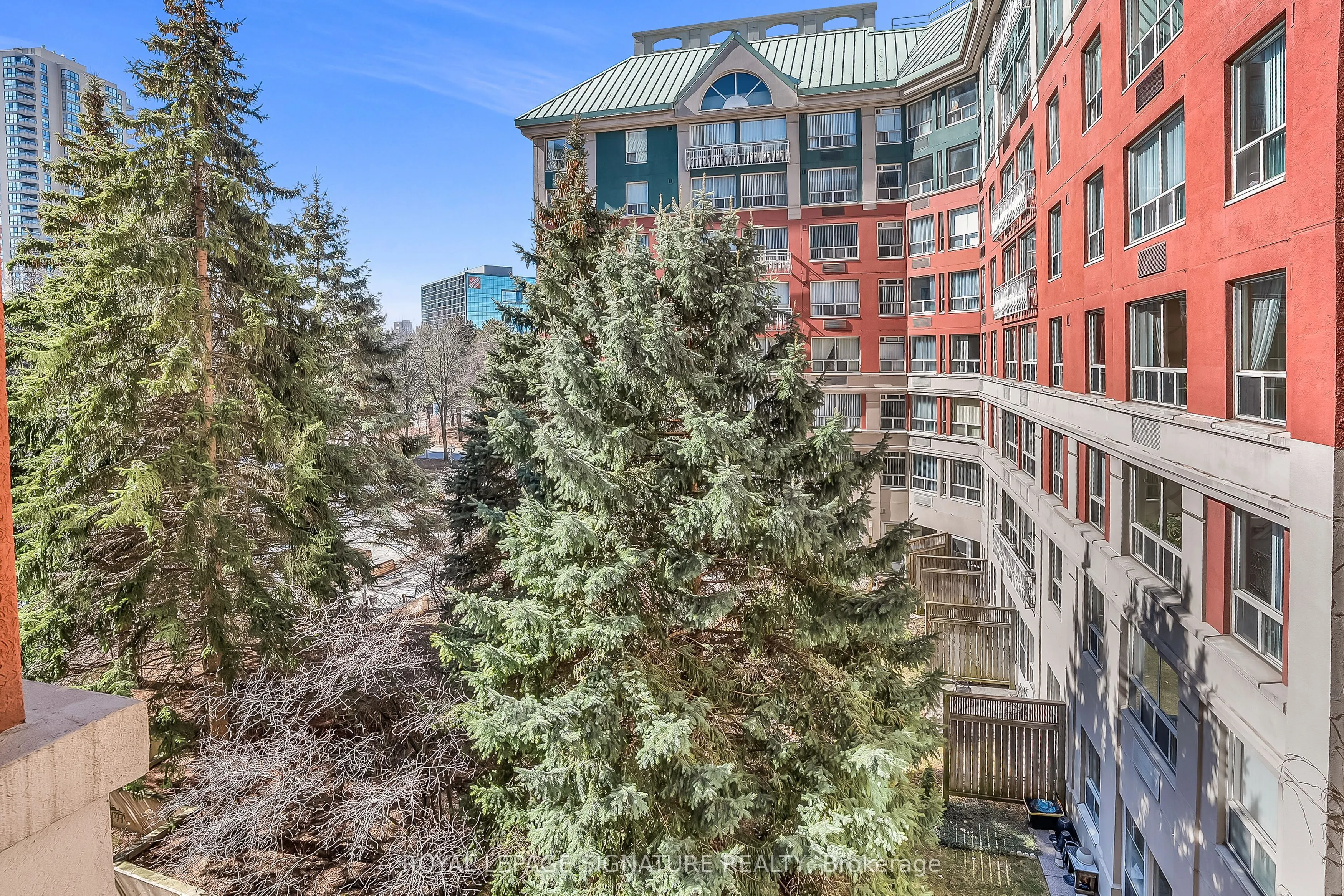 18 Concorde Place #411