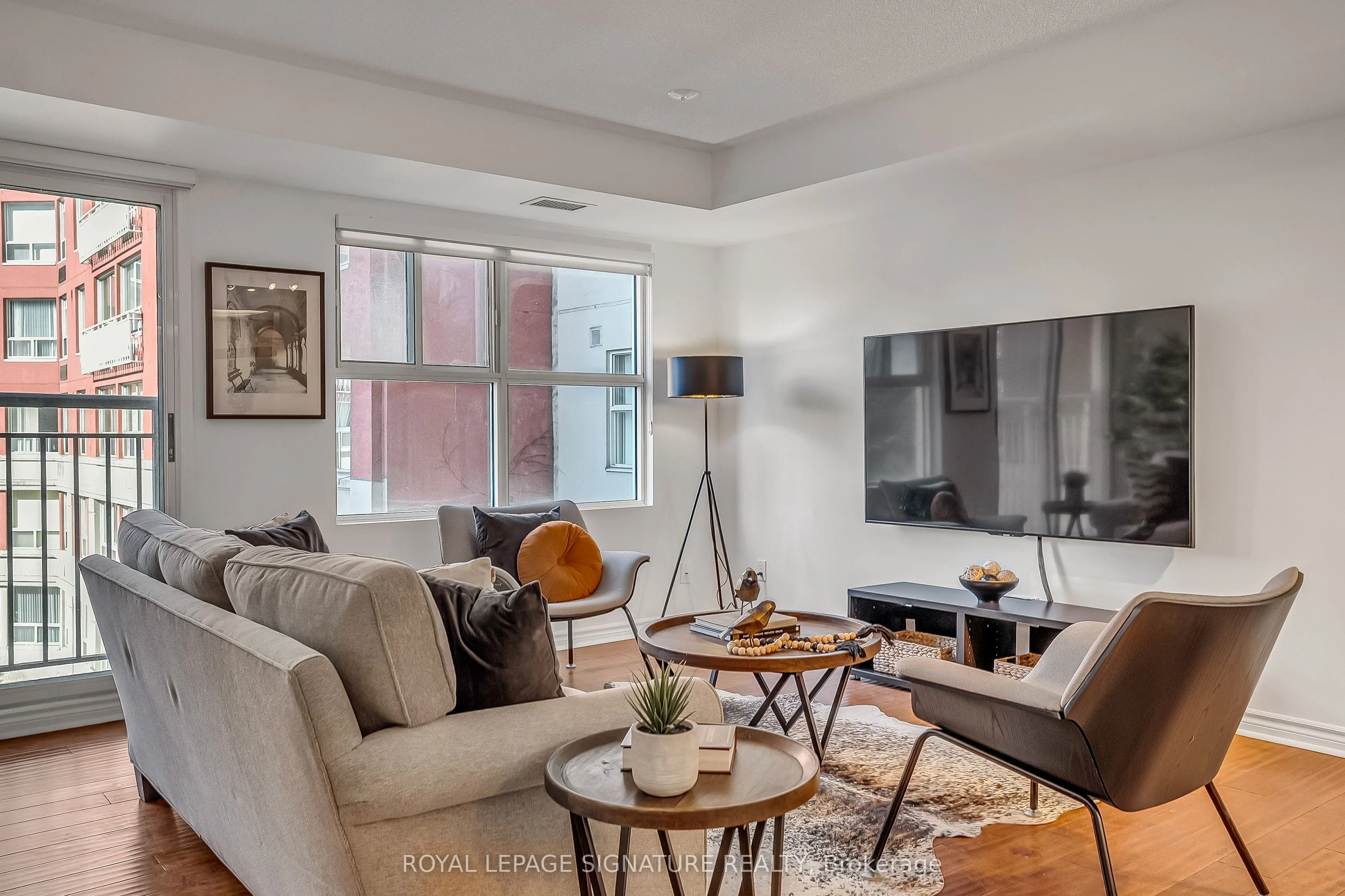 18 Concorde Place #411