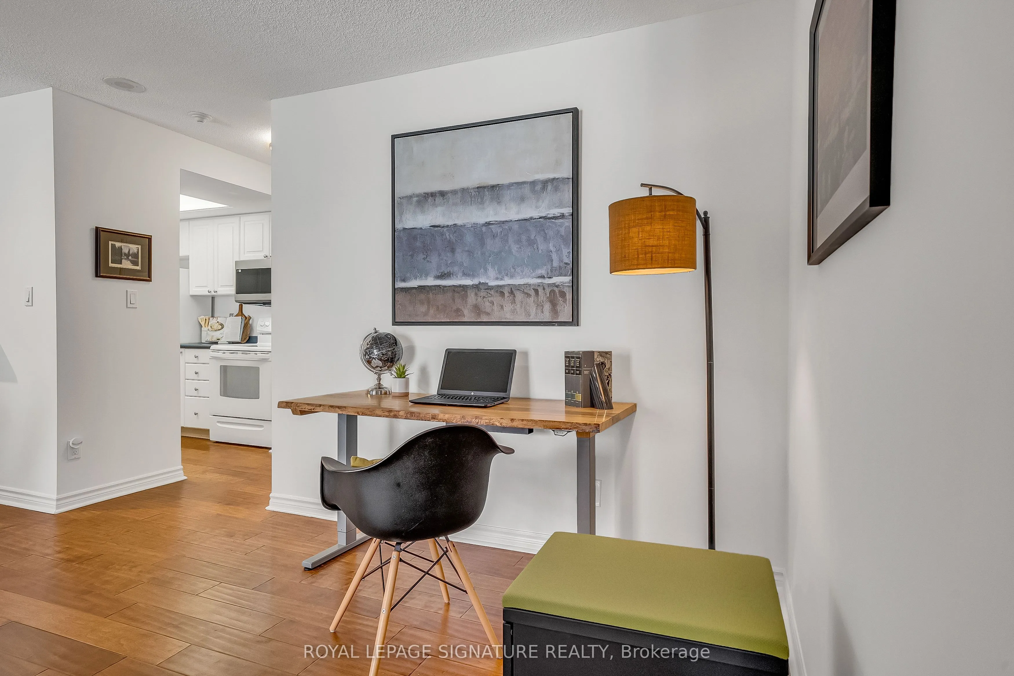 18 Concorde Place #411
