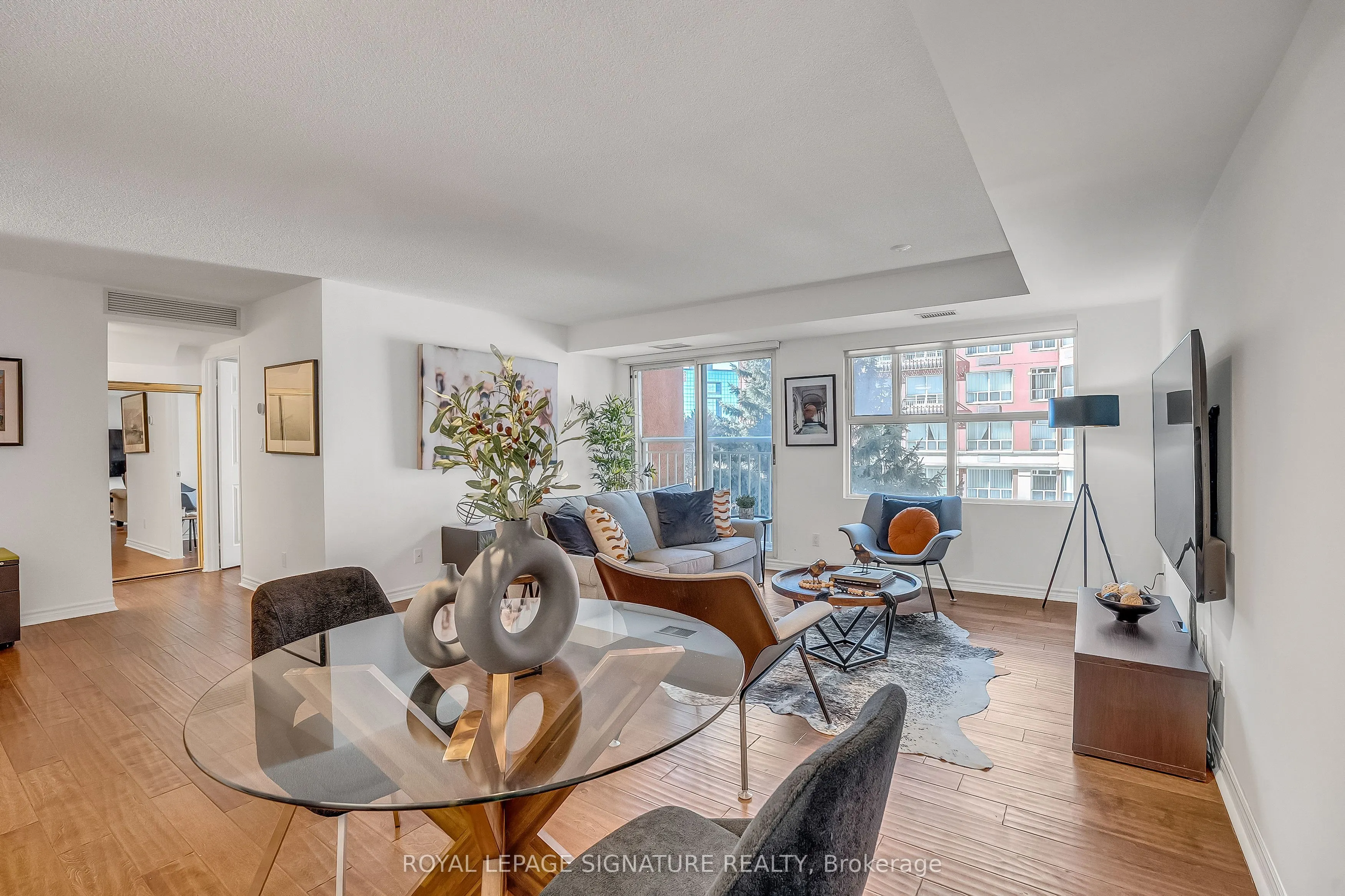 18 Concorde Place #411