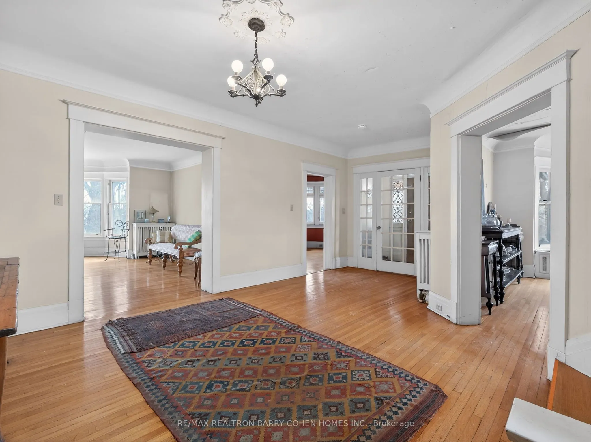 27 Old Yonge Street