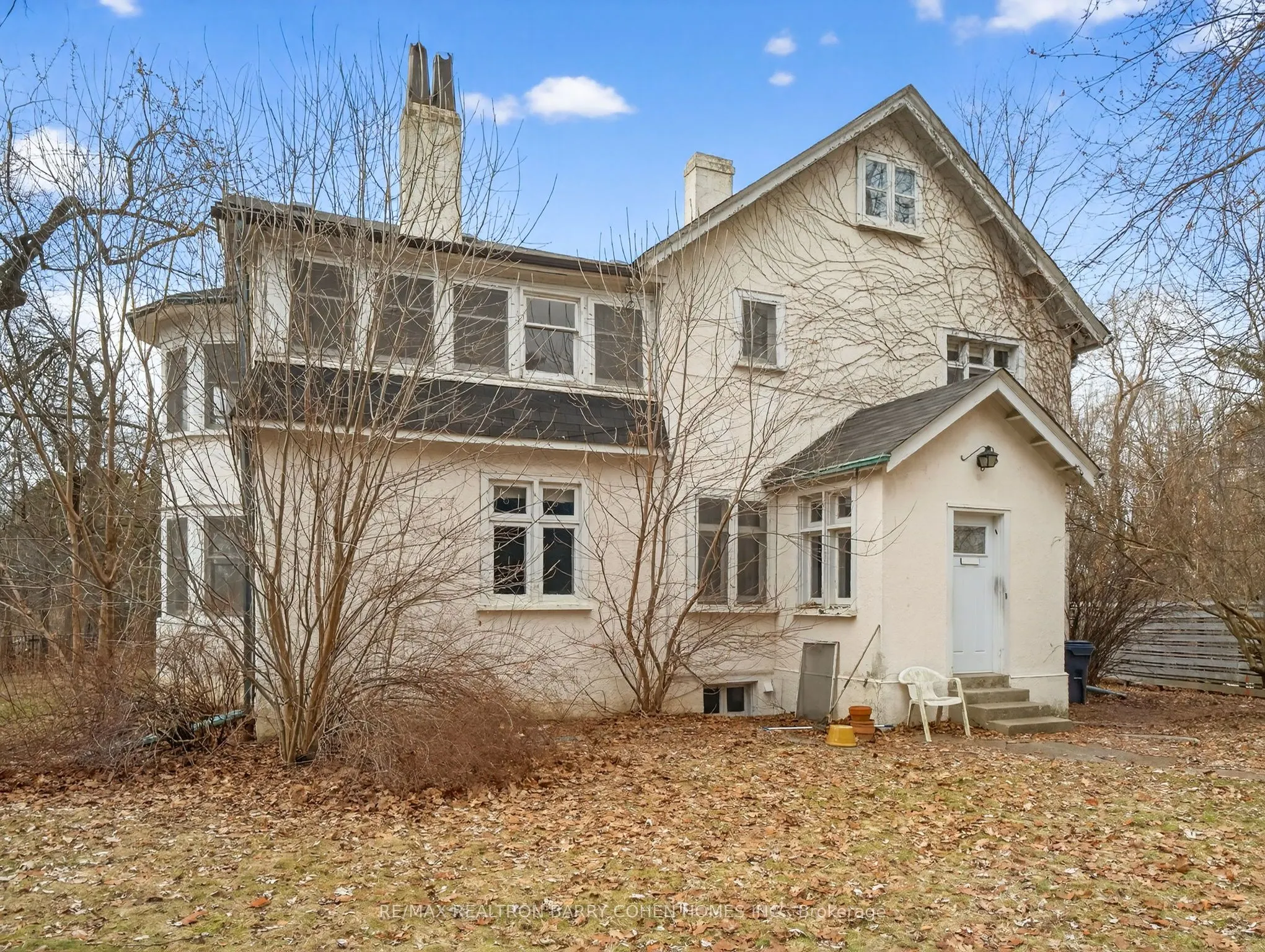 27 Old Yonge Street