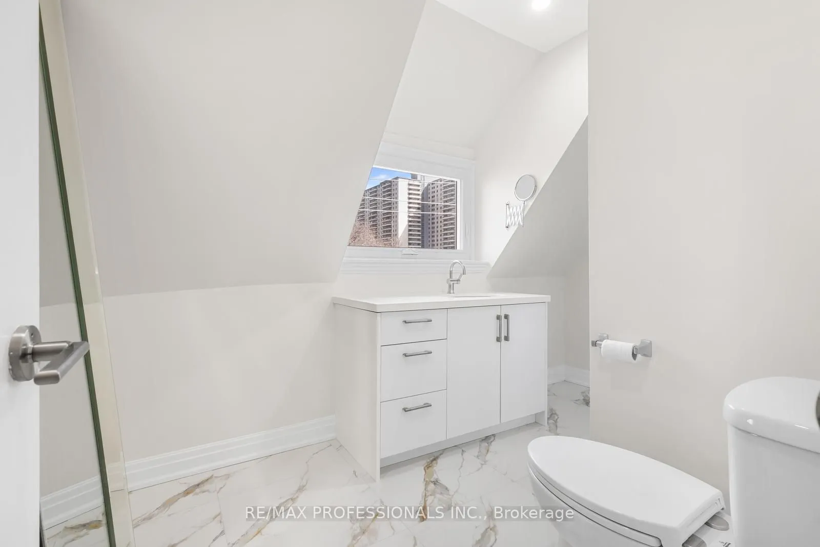 253 Wellesley Street E #C
