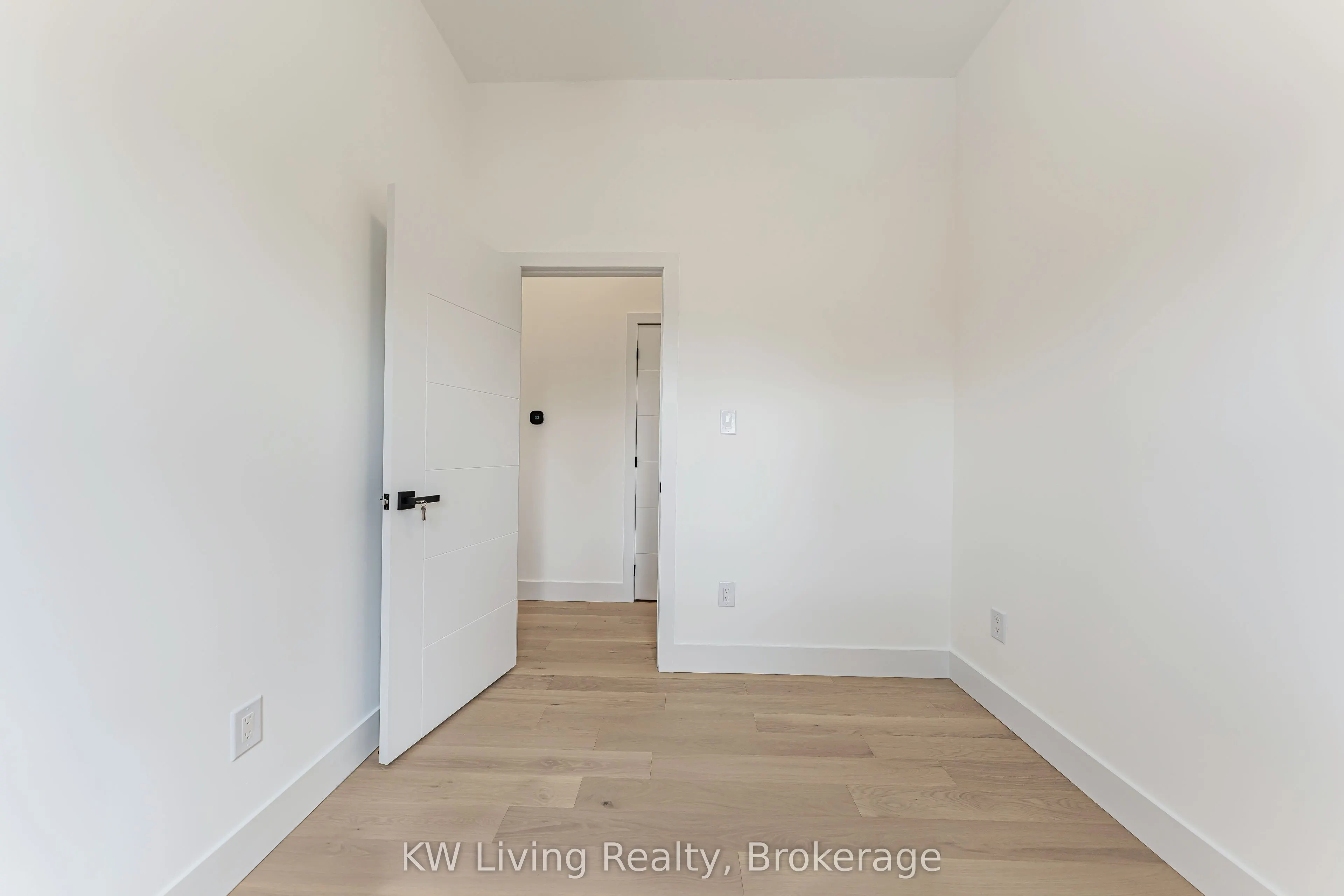 712 Eglinton Avenue E