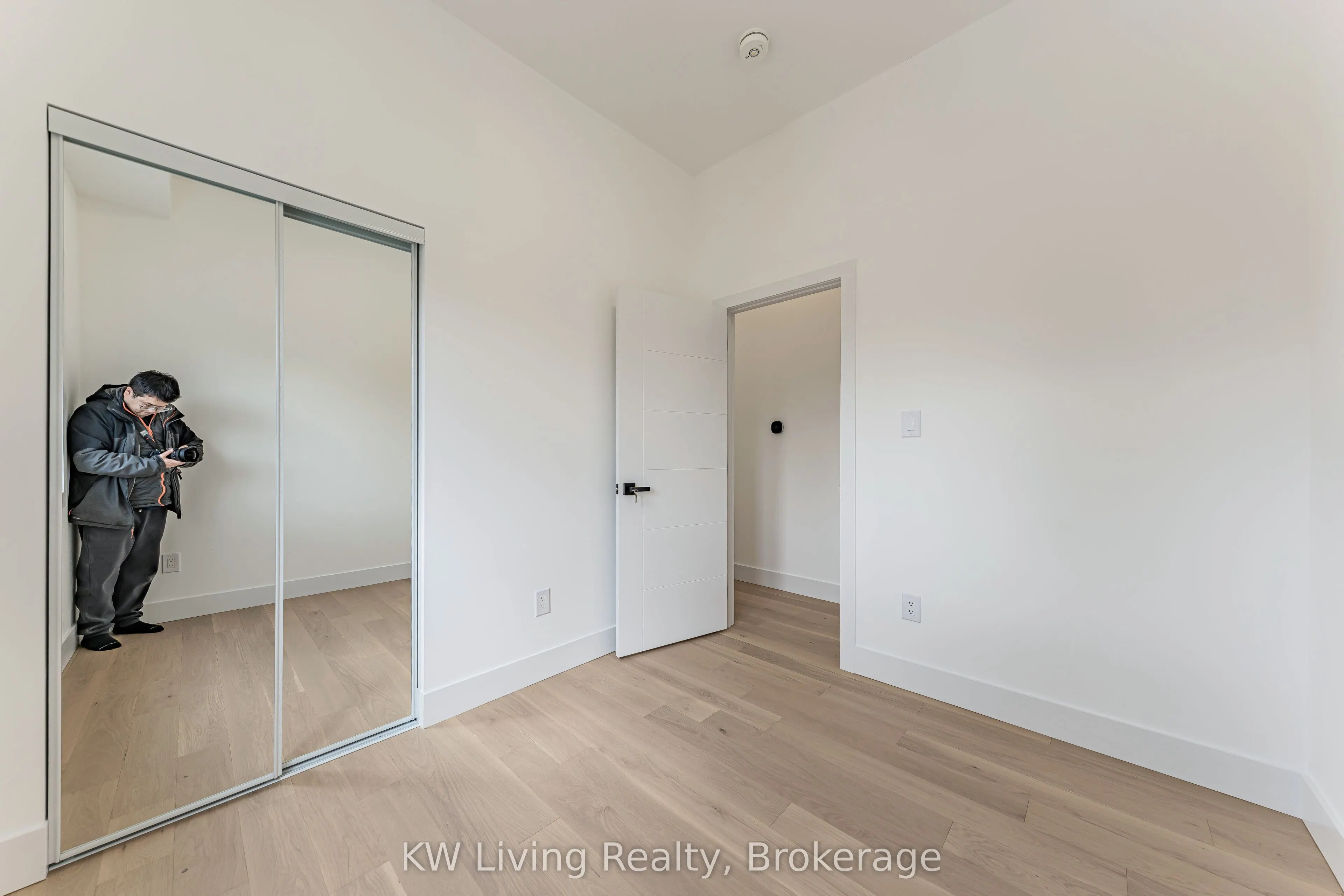 712 Eglinton Avenue E
