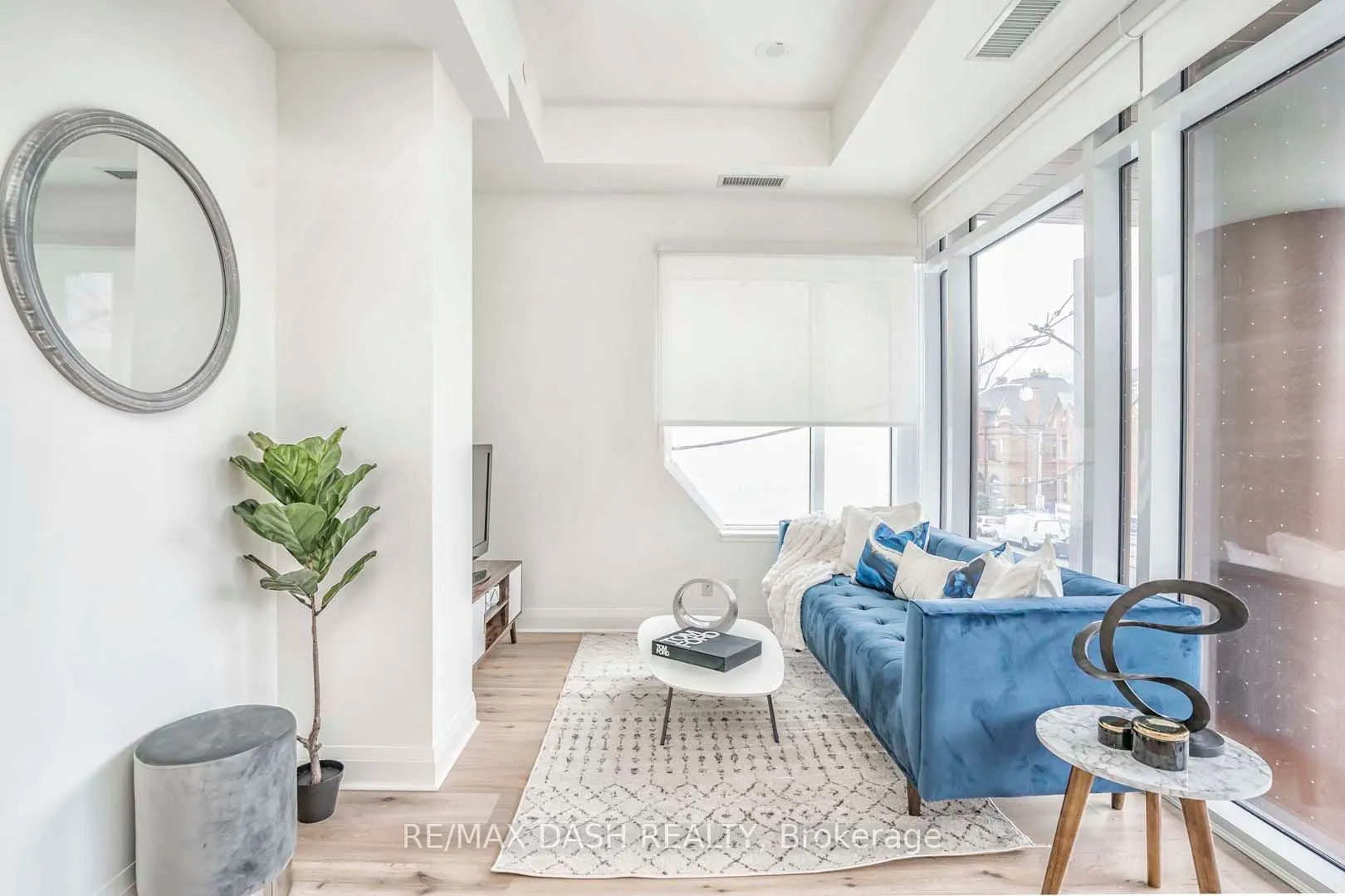 151 Avenue Road #205