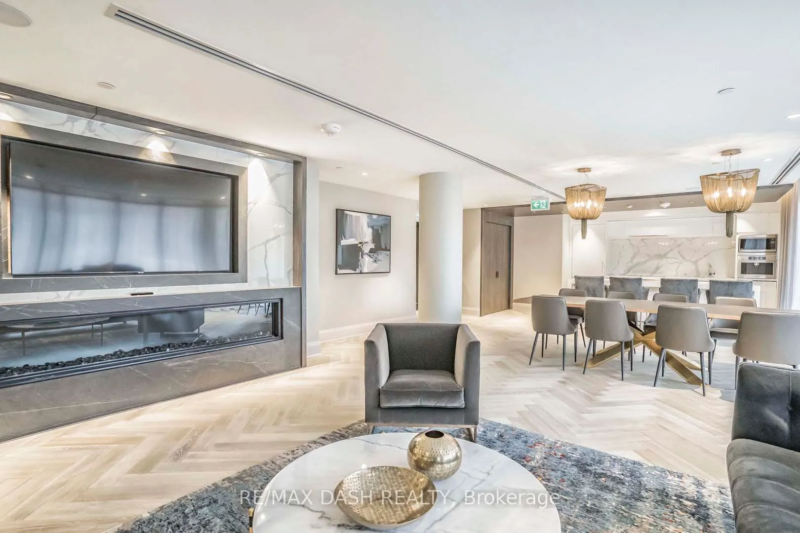 151 Avenue Road #205