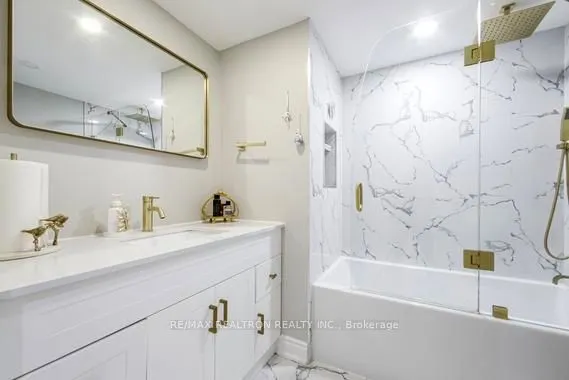 85 Skymark Drive #502