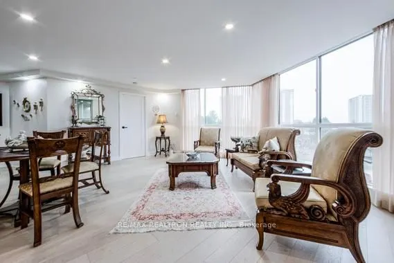 85 Skymark Drive #502