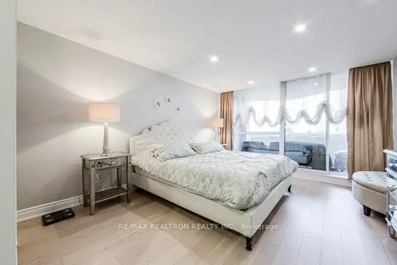85 Skymark Drive #502