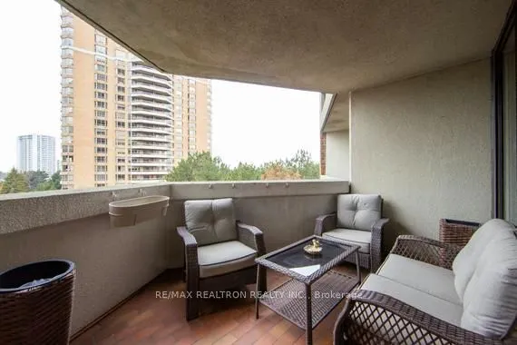 85 Skymark Drive #502