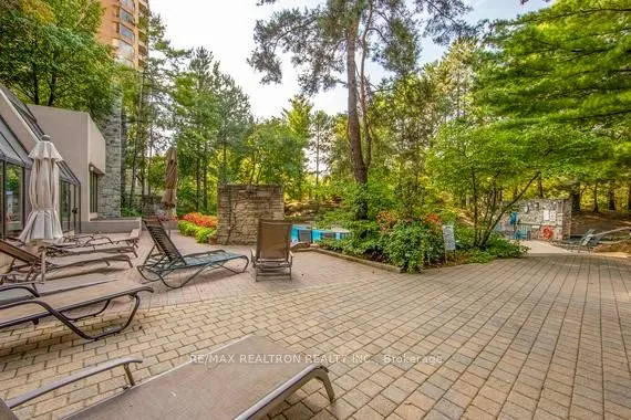 85 Skymark Drive #502