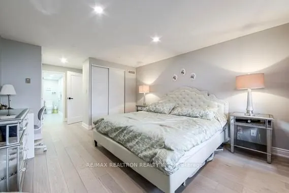 85 Skymark Drive #502