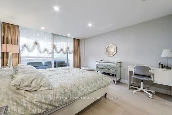 85 Skymark Drive #502