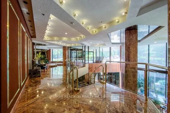 85 Skymark Drive #502
