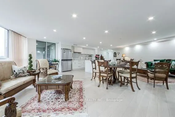 85 Skymark Drive #502