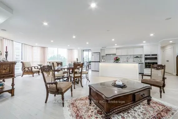 85 Skymark Drive #502