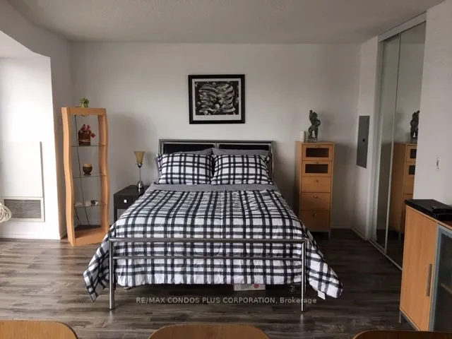 18 Yonge Street #1012