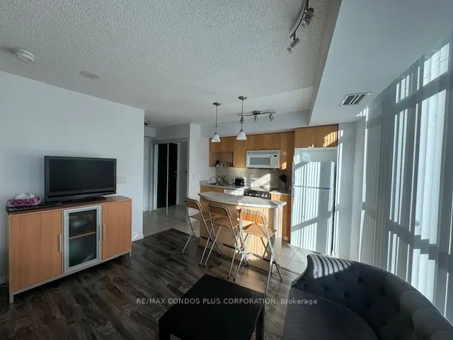 18 Yonge Street #1012
