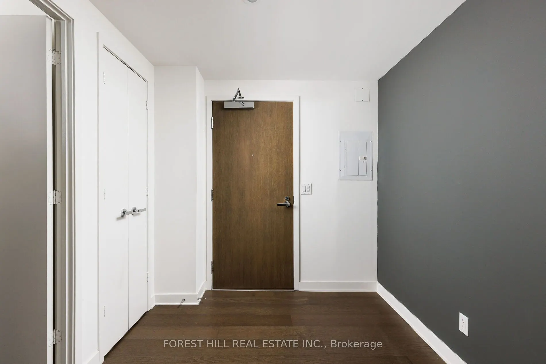 1 Bloor Street E #6805