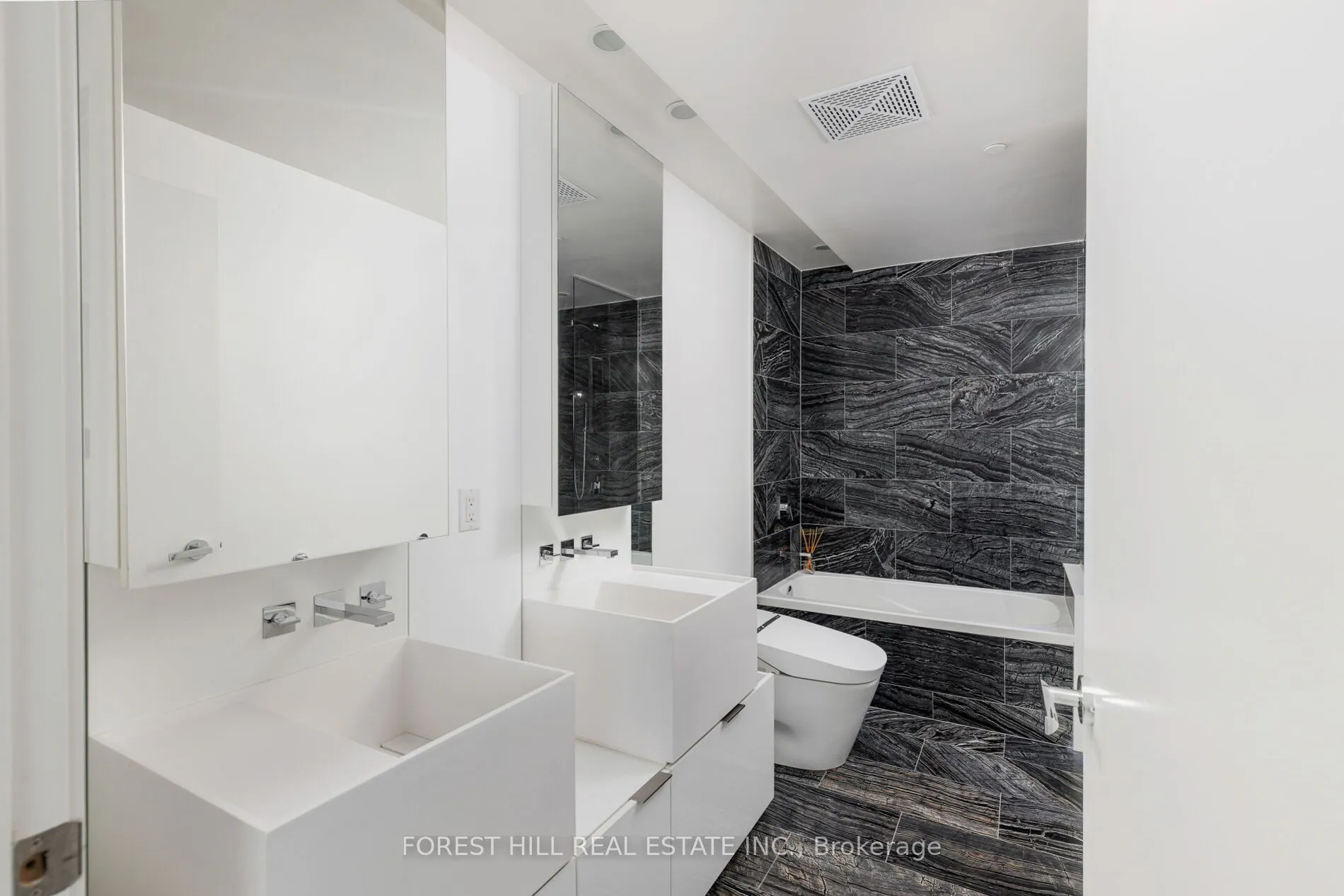 1 Bloor Street E #6805