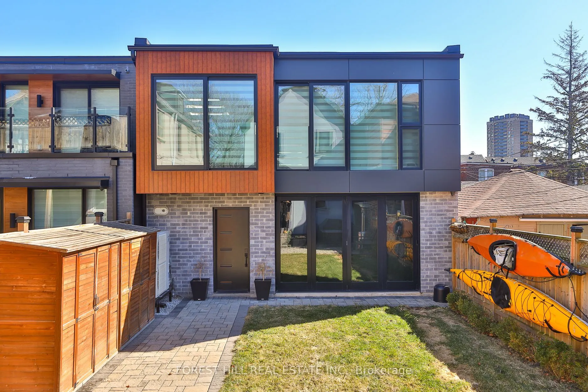163 Wychwood Avenue
