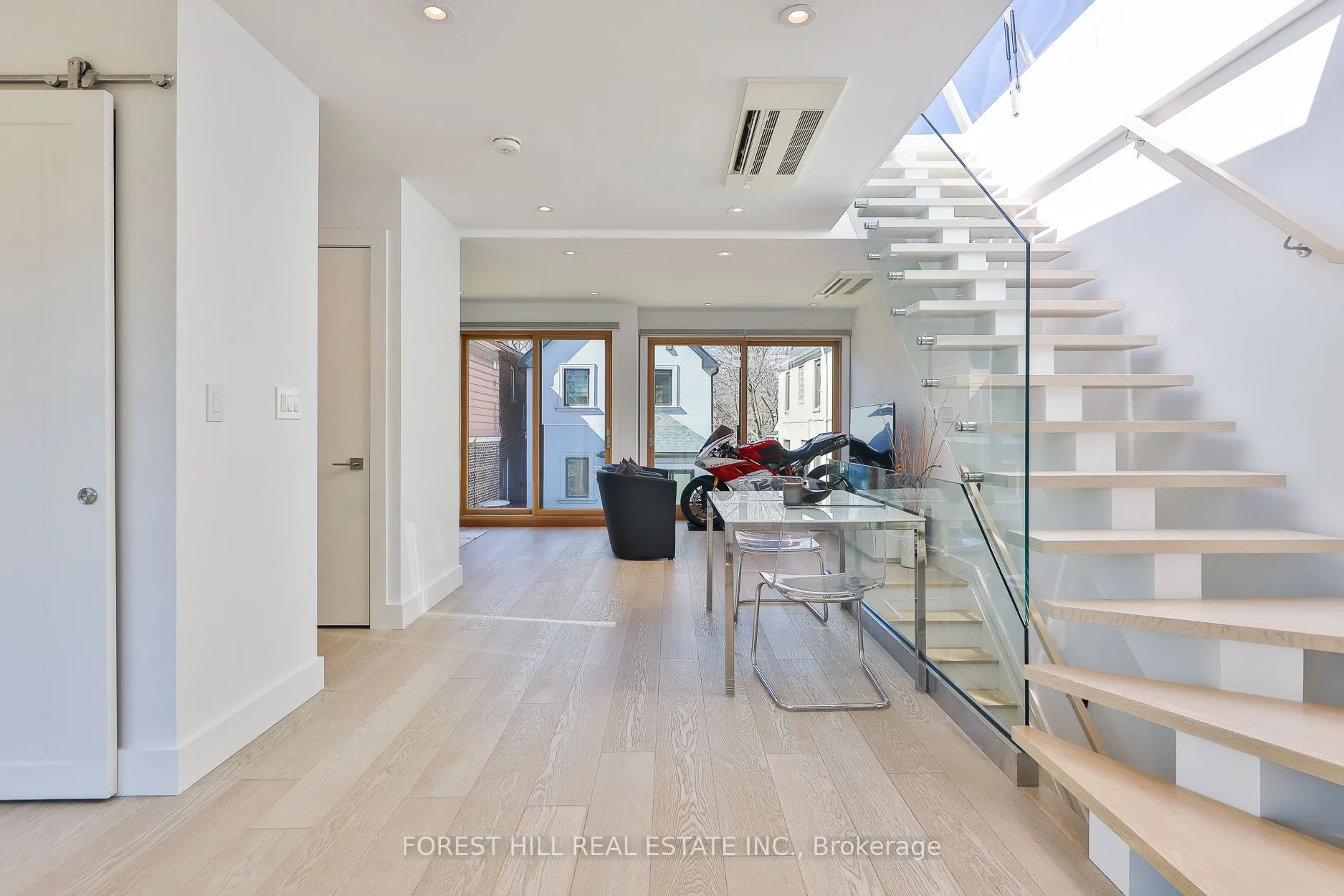 163 Wychwood Avenue