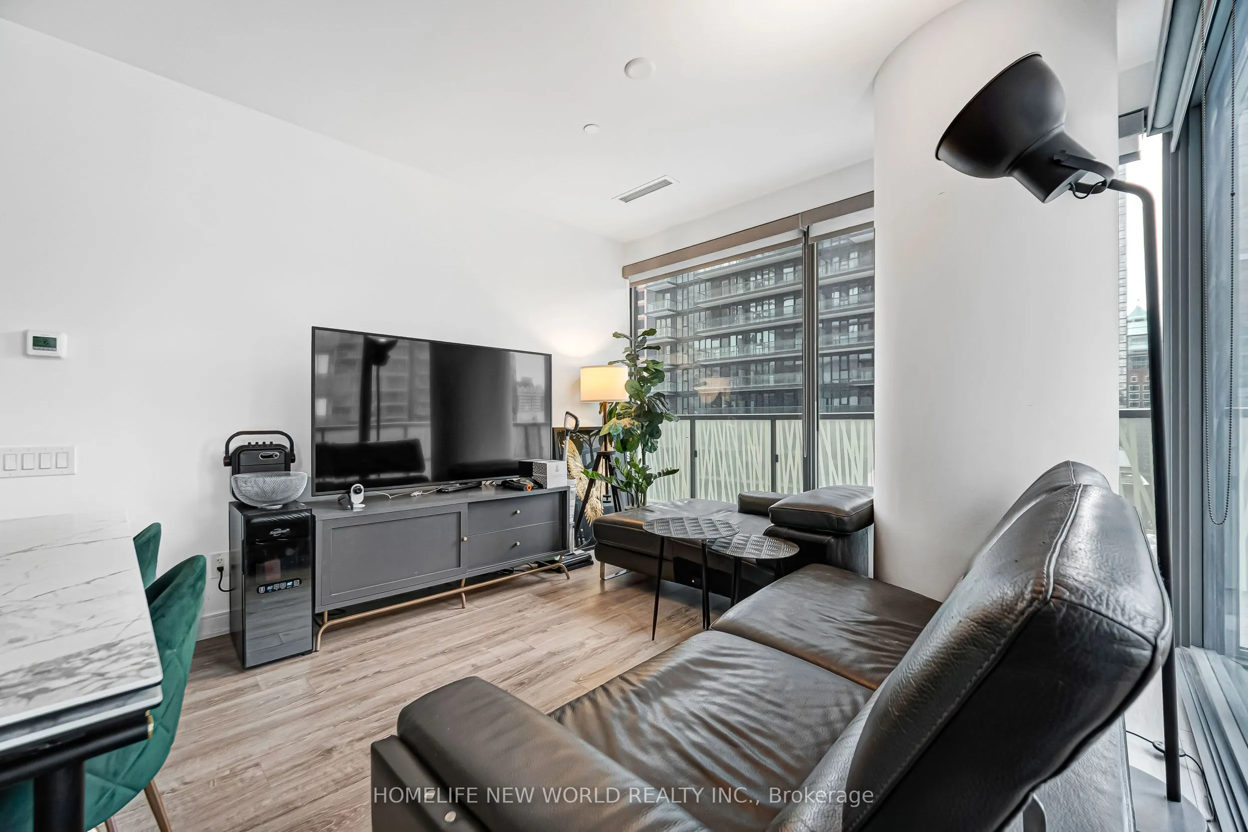 50 Charles Street E #1103