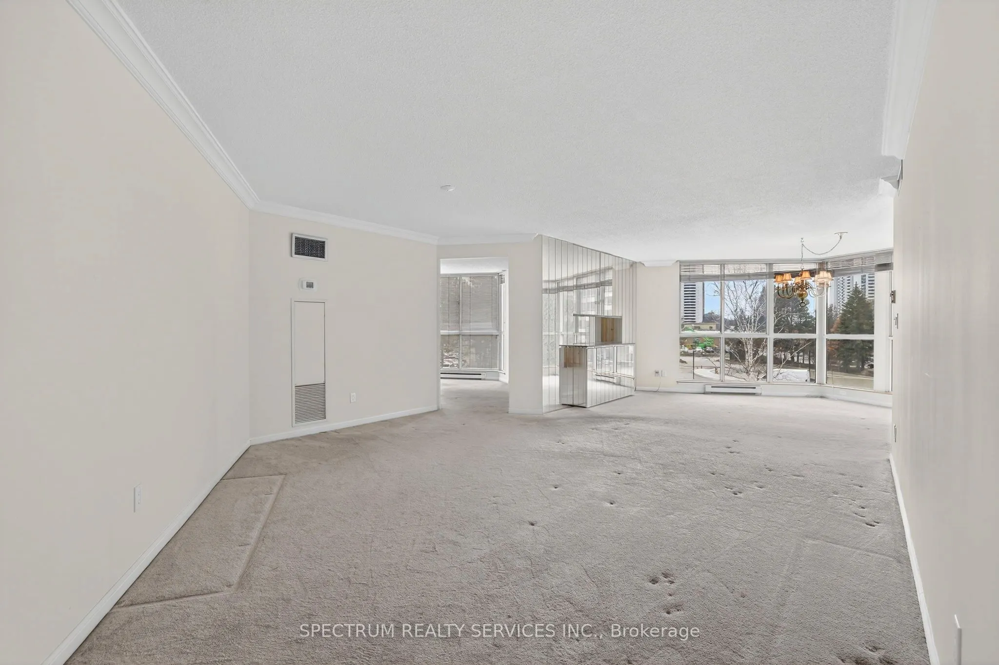 85 Skymark Drive #302