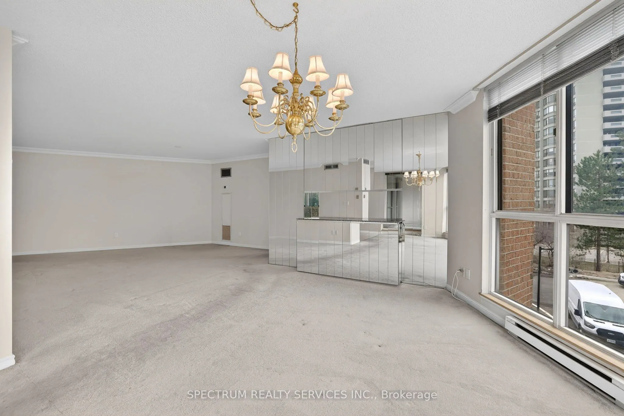 85 Skymark Drive #302