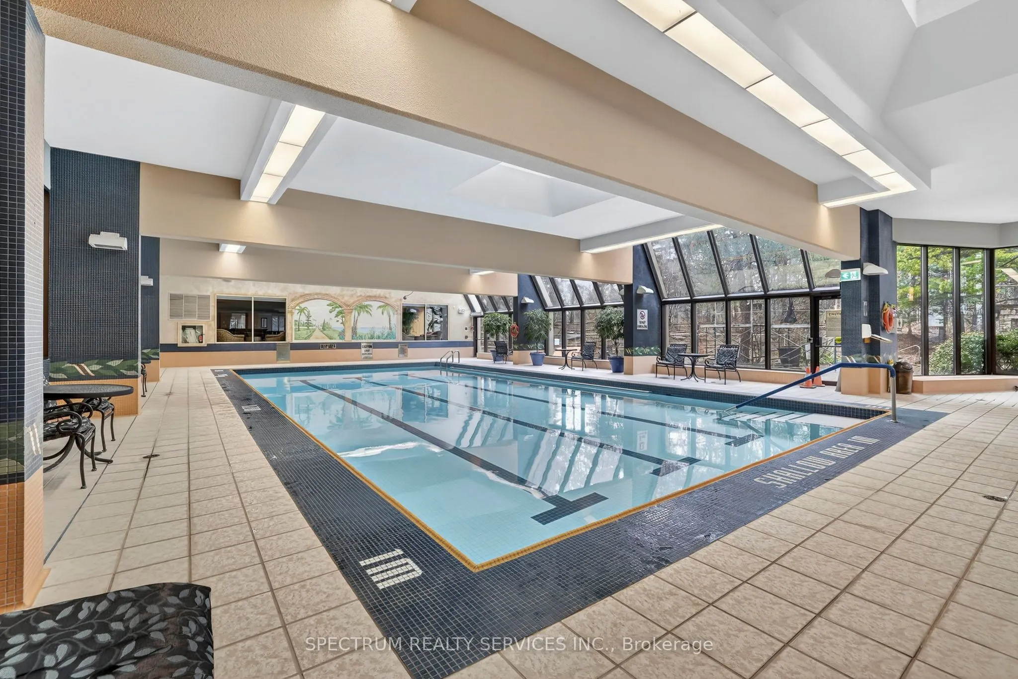 85 Skymark Drive #302